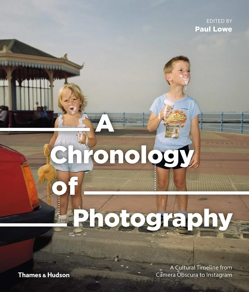 Coperta cărții "A Chronology of Photography" de Paul Lowe