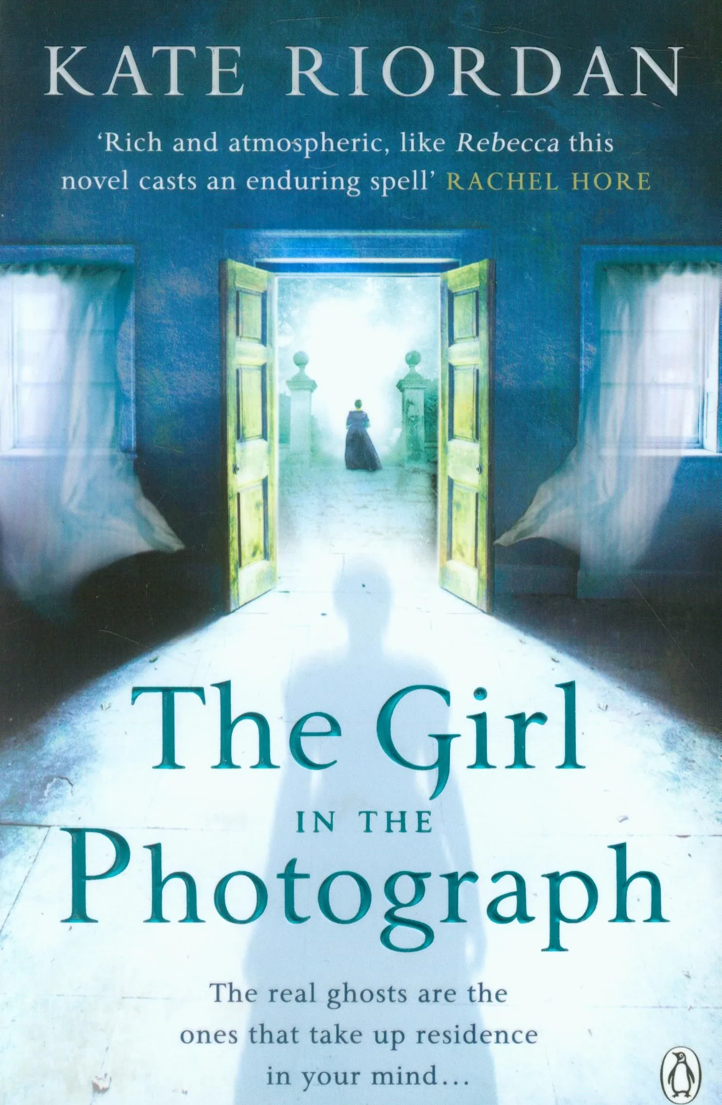 Coperta cărții "The Girl in the Photograph" de Kate Riordan