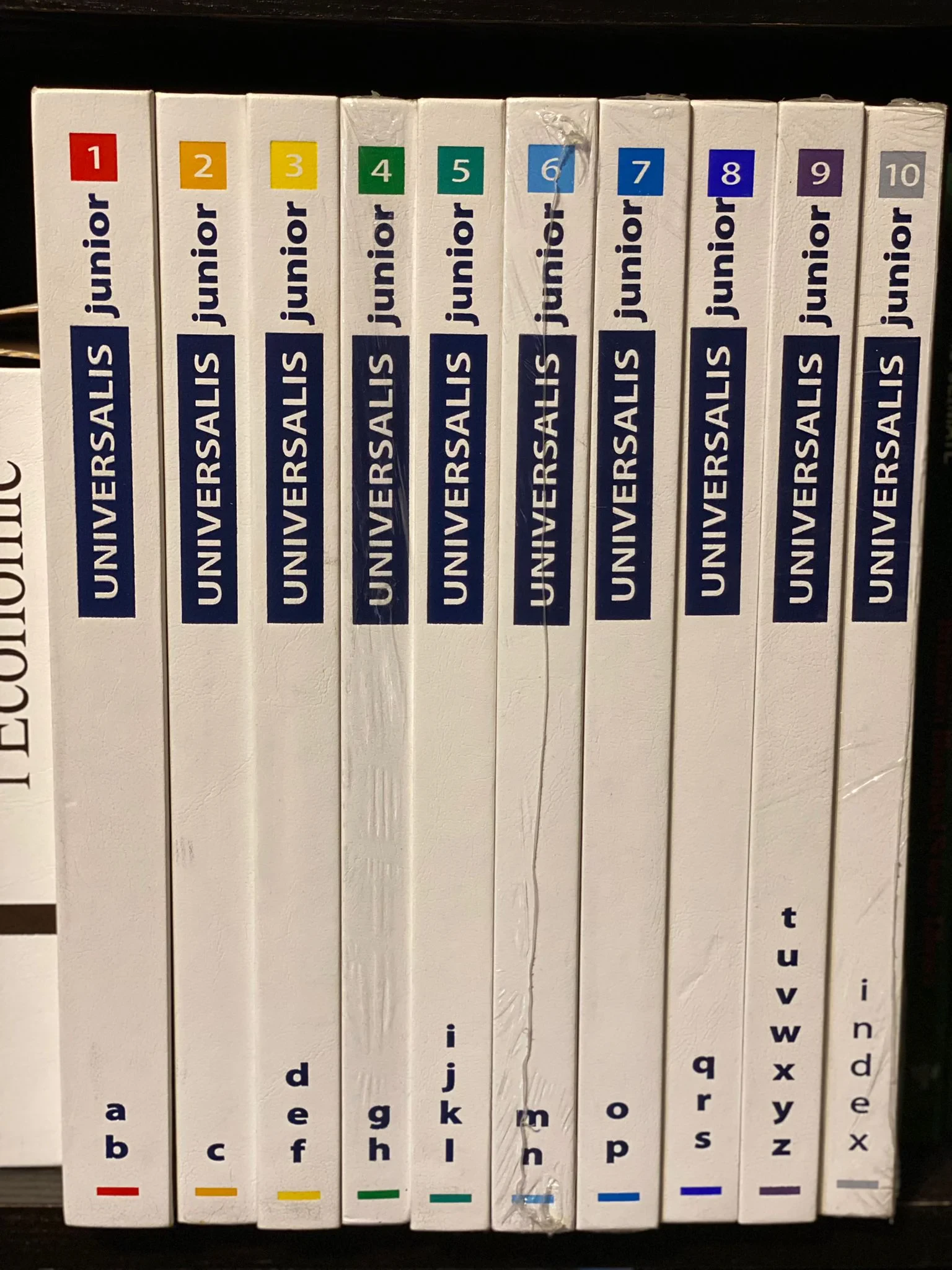 Universalis Junior 10 v.