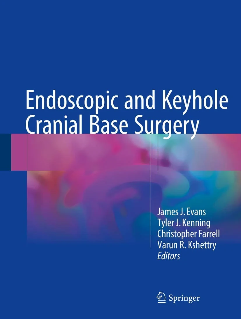 Coperta cărții "Endoscopic and Keyhole Cranial Base Surgery" de Evans, James J. Evans (Editor), Tyler J. Kenning (Editor), Christopher Farrell (Editor), Varun R. Kshettry (