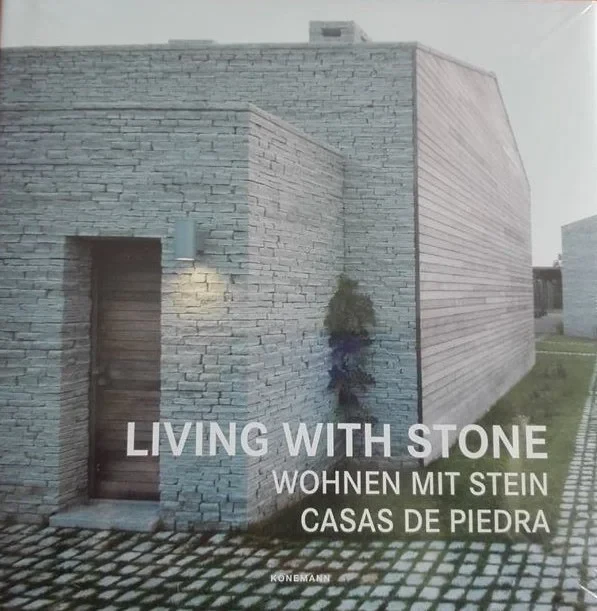 Coperta cărții "Living with Stone" de Konemann